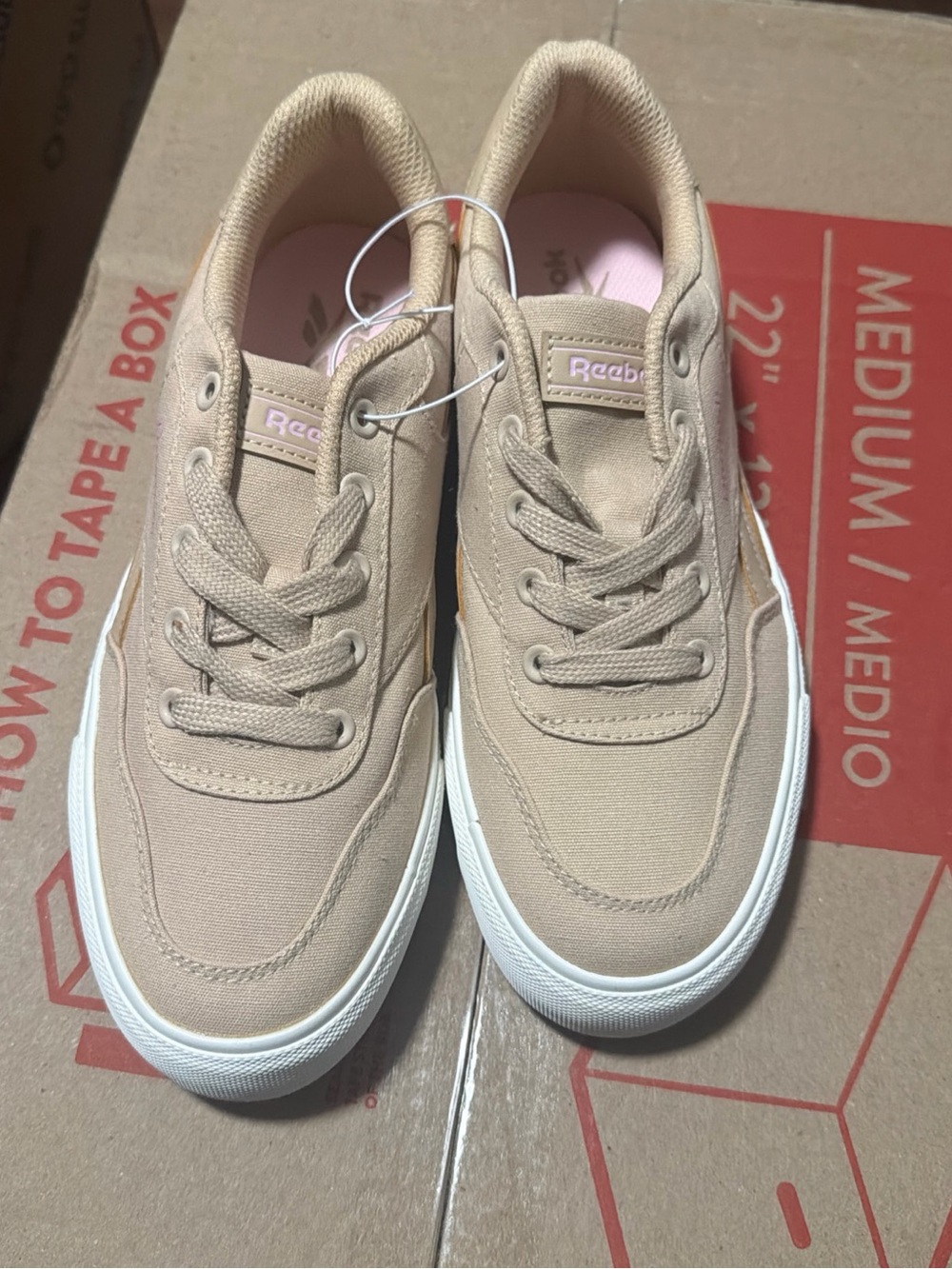 Reebok Club C Men’s Size 9 Tan Beige Low Top Sneakers new no box